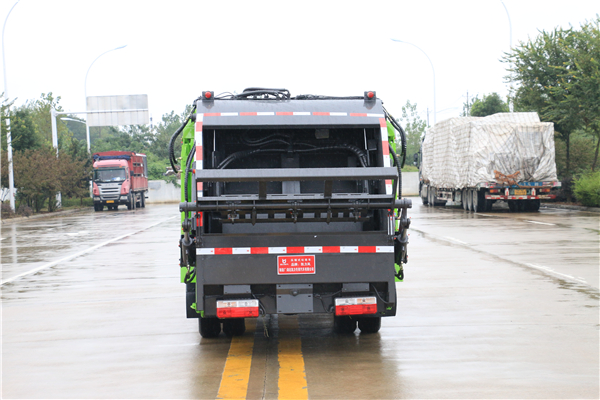 (蓝牌 地下室)4方东风途逸压缩垃圾车