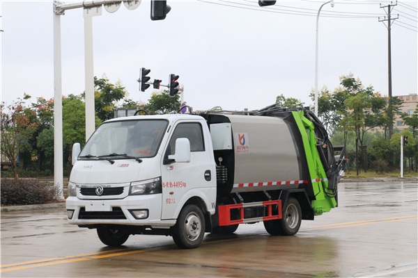 (蓝牌 地下室)4方东风途逸压缩垃圾车