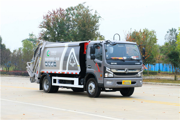 (可上京牌）9方东风多利卡压缩垃圾车