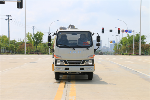 国六江淮骏铃V3  5方 吸污车