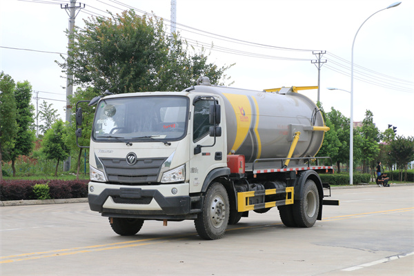 国六福田瑞沃ES5 方 吸污车